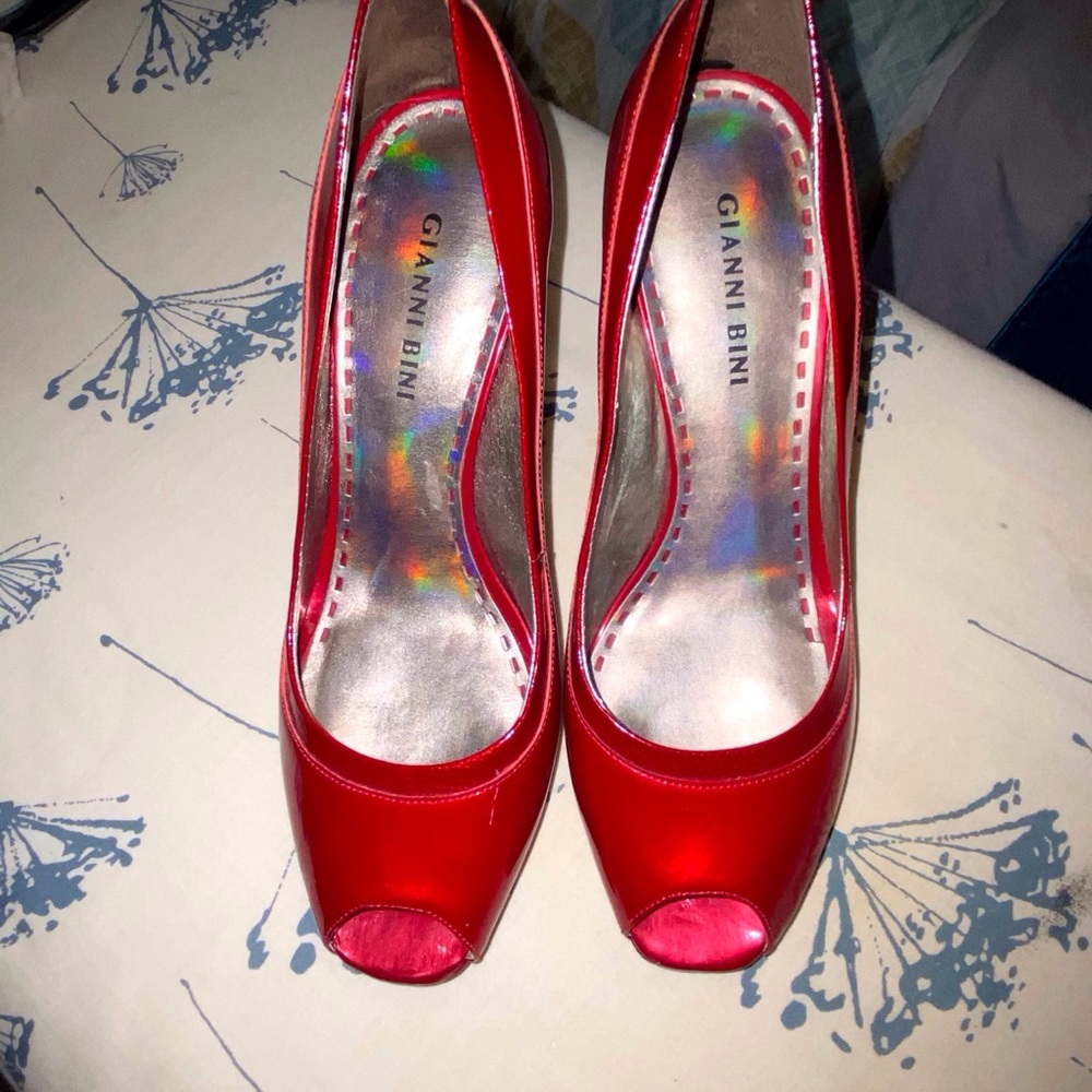 Gianni Bini Vibrant Red Peep Toe Heels